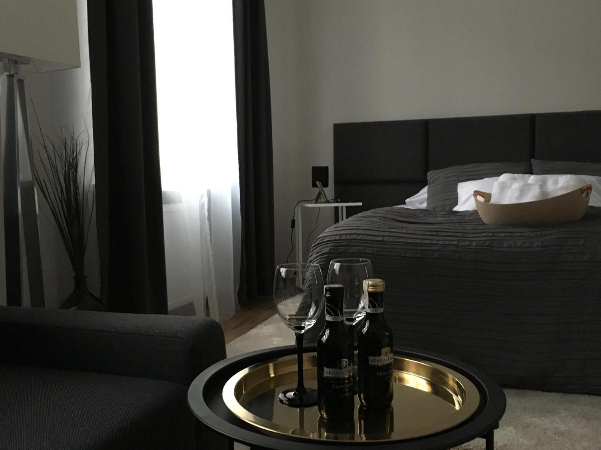 Rezydencja Marzec Gniezno Exteriör bild