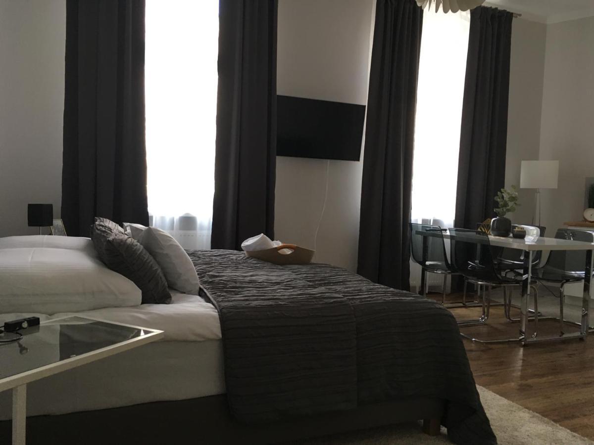 Rezydencja Marzec Gniezno Exteriör bild