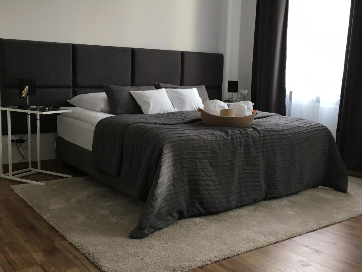 Rezydencja Marzec Gniezno Exteriör bild