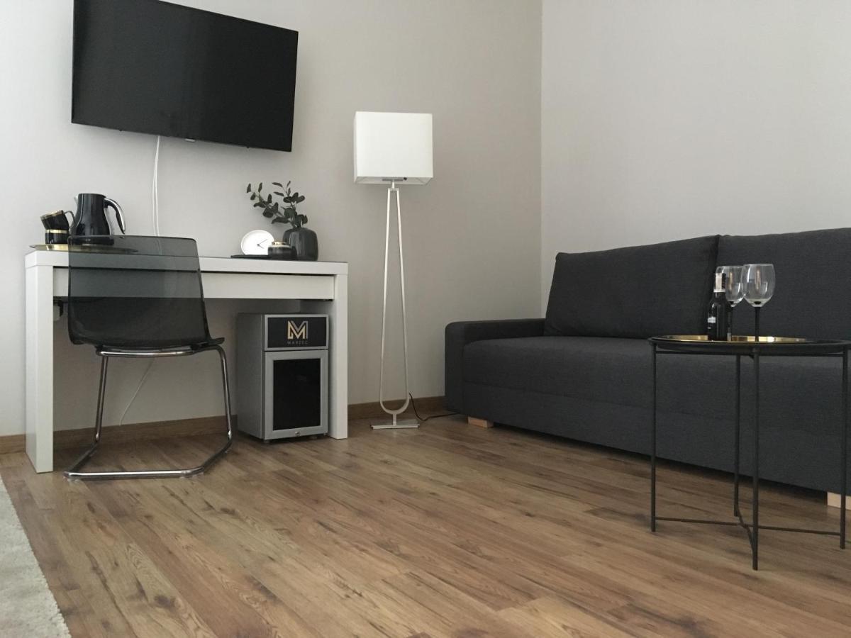 Rezydencja Marzec Gniezno Exteriör bild