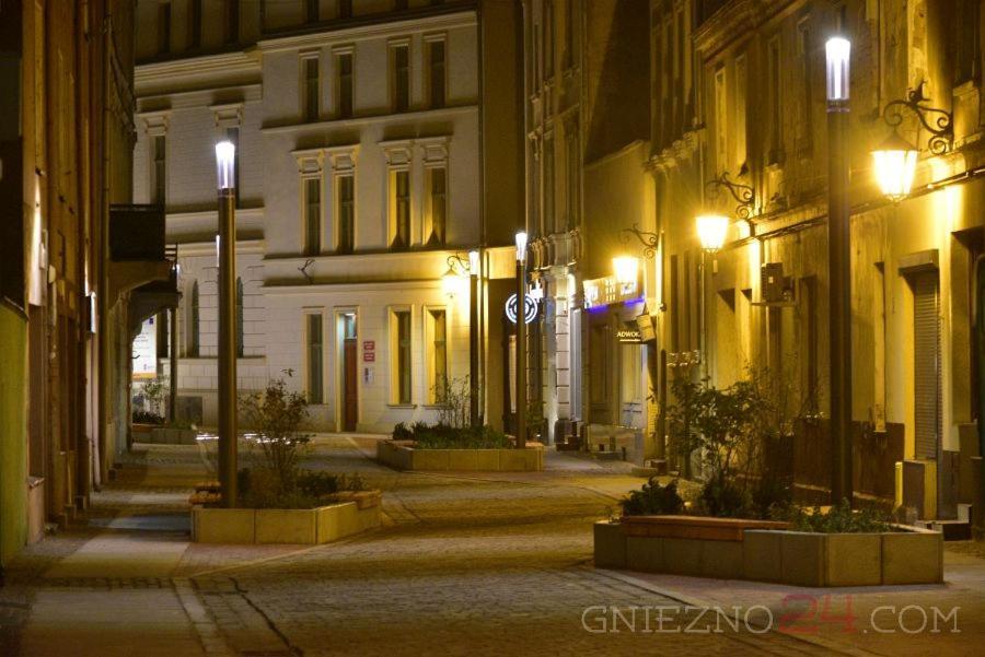 Rezydencja Marzec Gniezno Exteriör bild